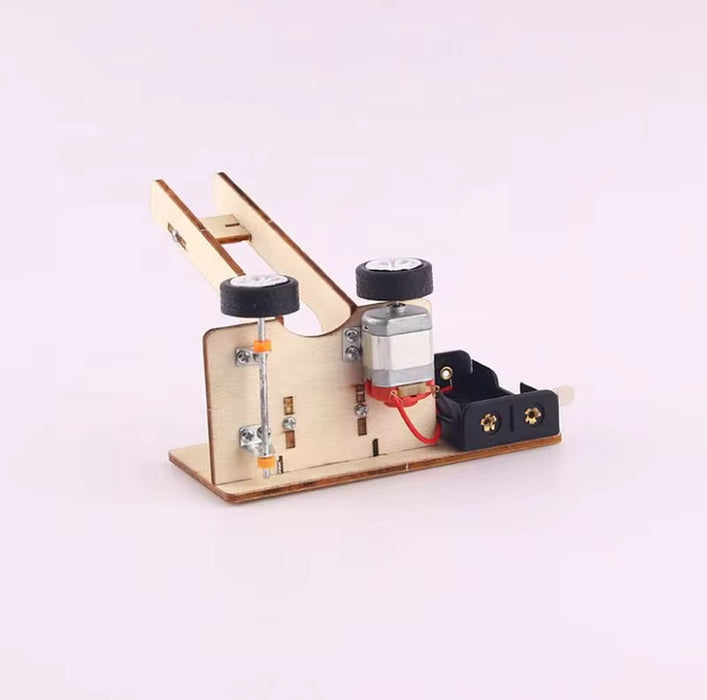 ⚙️ Kit STEM Educațional – Mașină de Lansat Mingea (Pitching Machine)