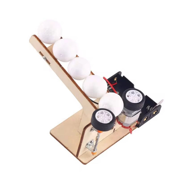 ⚙️ Kit STEM Educațional – Mașină de Lansat Mingea (Pitching Machine)