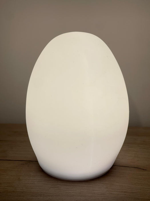 🌙 Lampa Ovală – Liniște pentru cei mici, atmosferă pentru cei mari